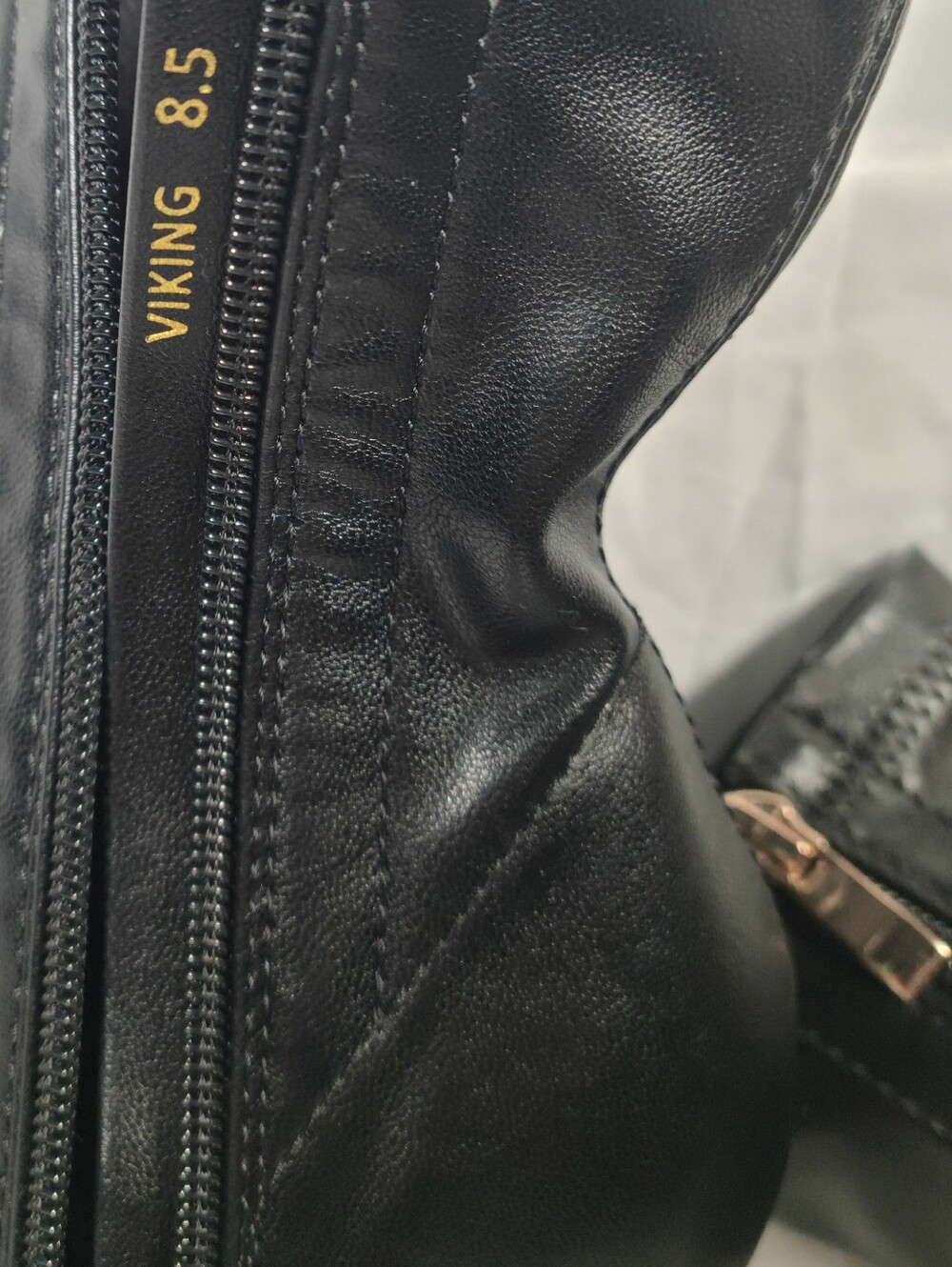 Sleek Black Pointed Toe Stiletto Ankle Boots with Side Zip - Picture 5 of 6